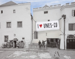 UNES-CO, Kateřina Šedá