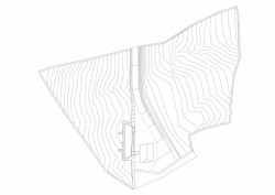 Rekonstrukce venkovského objektu doplněná betonovou přístavbou, situace, Jordi Hidalgo Tané