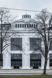 TechTower Plzeň: Nová okna mají historizující dělení typická pro industriální stavby z tohoto období