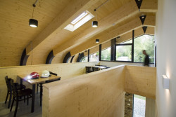 Hasičská zbrojnice Krásná Studánka, Vojtěch Šrut