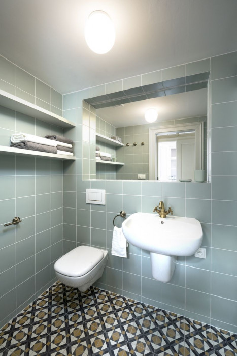 Rekonstrukce činžovního bytu s pavlačí, No Architects