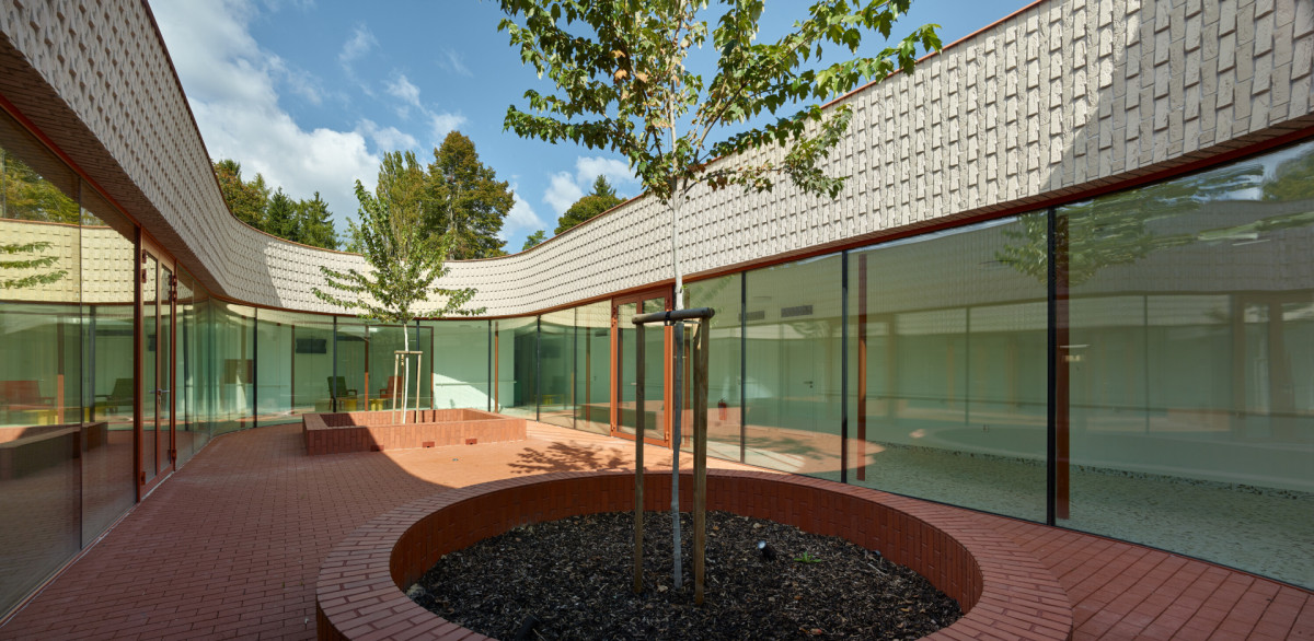 Centrální atrium (Domov pro seniory; David Kraus)