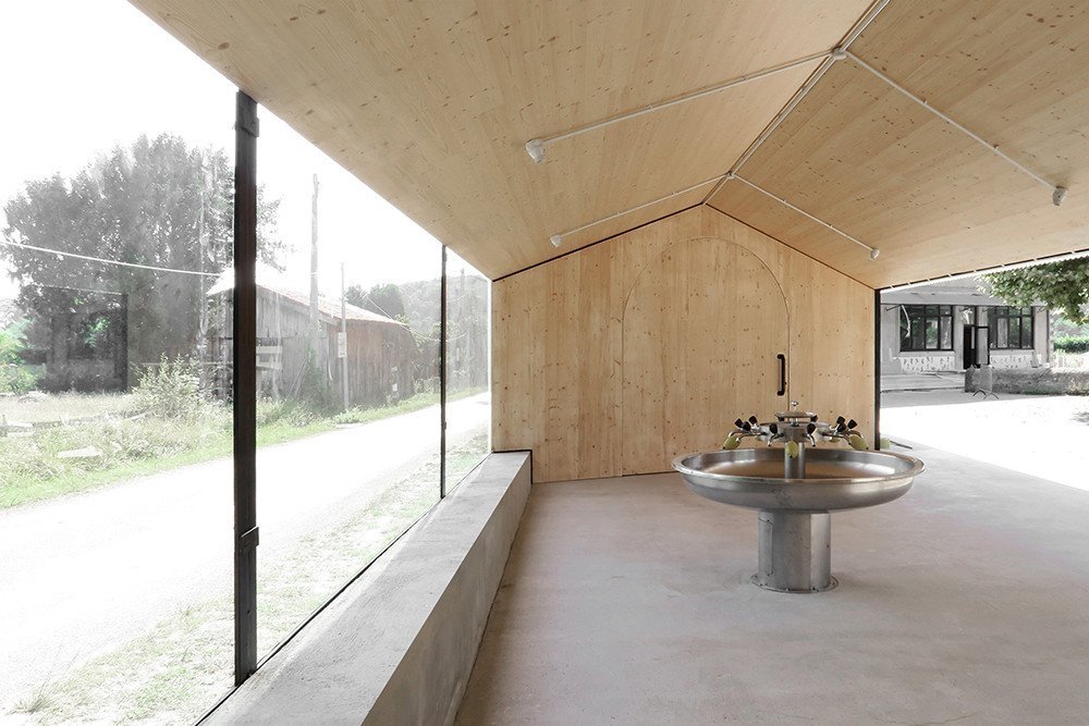 Přístavba školní jídelny v Montbrun-Bocage, Bast architects