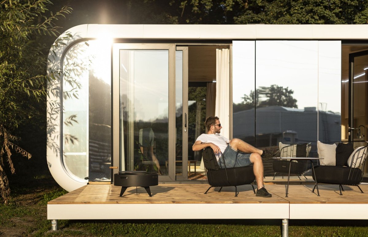Designo­vé modu­ly Fashi­on Line urče­né pro rekre­a­ci, drob­né pro­vo­zy a kanceláře lze konfigurovat do posledního detailu. Například fasáda může být provedena ze zrcadlového albondu, dřevěných latí nebo šedého heraklithu.