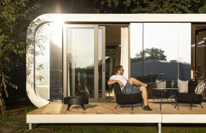 Designo­vé modu­ly Fashi­on Line urče­né pro rekre­a­ci, drob­né pro­vo­zy a kanceláře lze konfigurovat do posledního detailu. Například fasáda může být provedena ze zrcadlového albondu, dřevěných latí nebo šedého heraklithu.