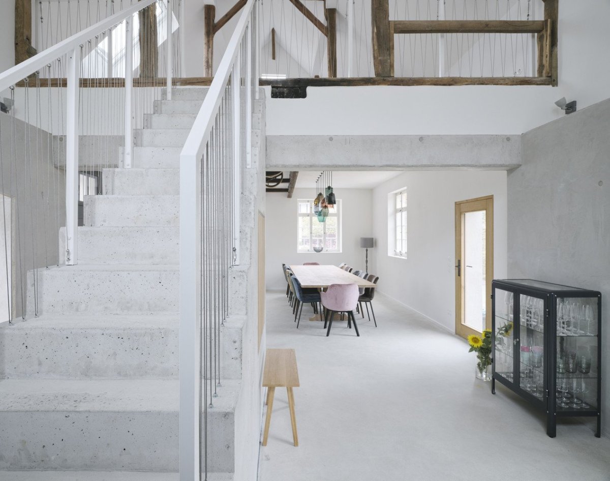 Architekt Marc Flick zrekonstruoval zchátralý dvůr v západním Německu