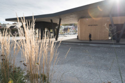 Studio Loca plan stojí za návrhem nového autobusového nádraží v malém městě Nová Paka