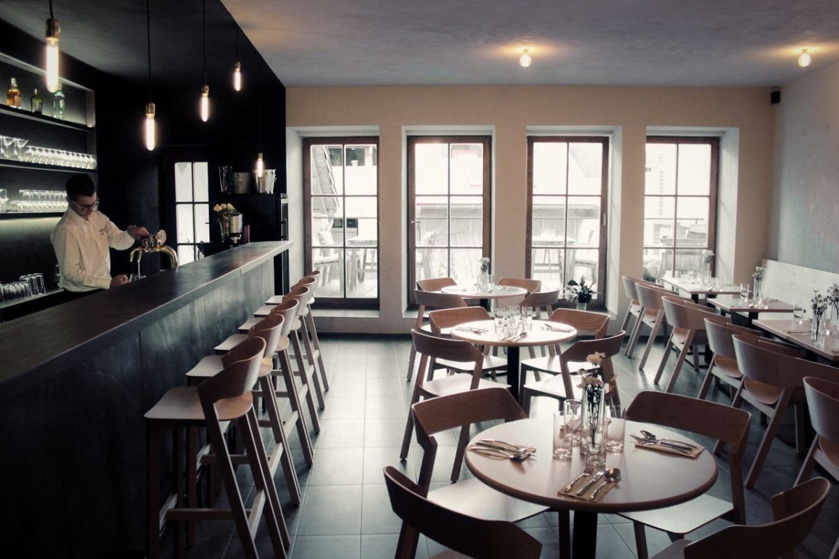 Zavoral Architekt, HAVRAN café—steak—bar – foto