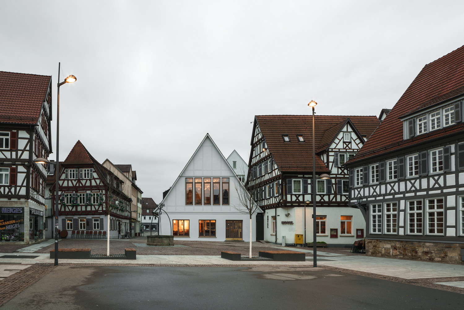 Budova restaurace Das Waldhorn v německém Kirchheim unter Teck, KO/OK Architektur a Atelier coa © Sebastian Schels