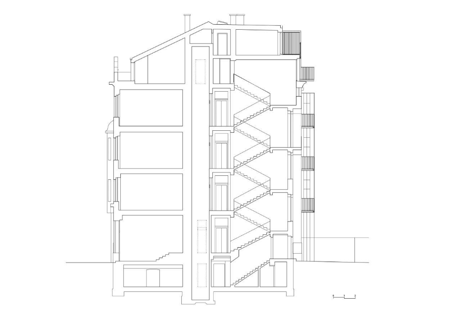 LÁBUS AA - Architektonický ateliér, rekonstrukce a nástavba bytového domu, půdorys