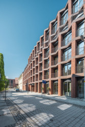 Porota ocenila především fasádu, která se inspiruje tradičními cihlovými vzory, zpracovaná do moderního motivu rybí kosti.