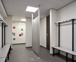 Sportovní hala ETB Sombroek ve městě Edam-Volendam v Nizozemsku od studia Kuiper Steur Architecten