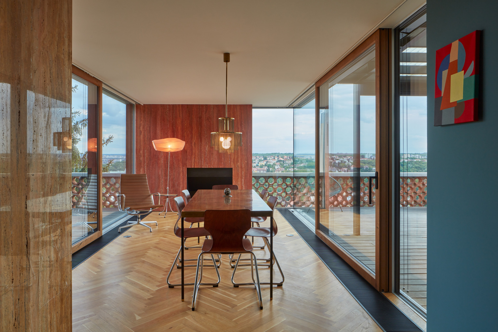 Studio Formafatal zrekonstruovalo interiéry domu rodiny Hřebejkových na pražských Hřebenkách