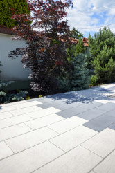 Zajímavá struktura, tři atraktivní barvy a široké použití na pochozí plochy, to je novinka KAYLA. Ilustrační foto.