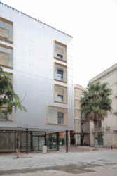 Dočasný bytový dům v Barceloně, Straddle3 + Eulia Arkitektura + Yaiza Terré