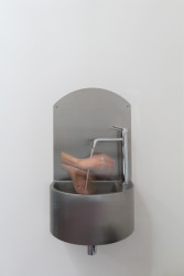 Interiér zmrzlinárny v Brně od architektky Barbory Kudelové