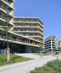 Administrativně-rezidenční komplex Hagibor roste na zanedbaném brownfieldu.