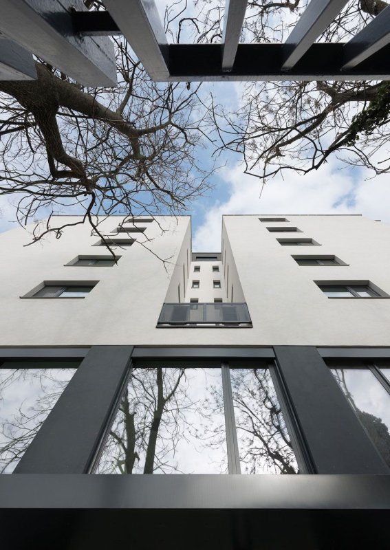 Compass Architekti, Polyfunkčný objekt Miletičova 5 – foto