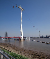 lanovka London Cable Car / Emirates Air Line - William Matthews Associates
