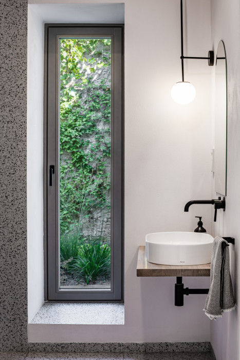 "Dům propojen se zelení" na Praze 9 od studia Iveta Langerová architekti