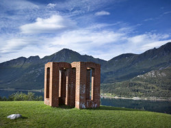 Per Kirkeby, Mohyla. Lokace: Nordland, Meløy 1992 - foto