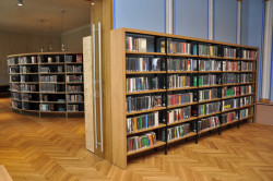 Městská knihovna v prostorách historické budovy bývalé základní školy Jana Ámose Komenského