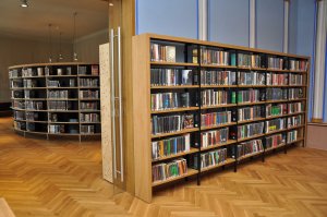 Městská knihovna v prostorách historické budovy bývalé základní školy Jana Ámose Komenského
