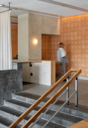 Administrativní brutalistickou budovu v americkém New Haven proměnili architekti ze studia Becker + Becker na luxusní hotel Marcel