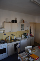 Původní stav kuchyně (Obnova interiérů prvorepublikové vilky na Plzeňsku, ateliér DEBYT)