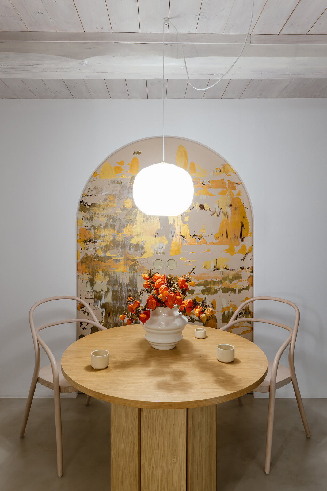 Pohled do apartmánu L (Nový penzion v Českém Krumlově; Tereza Komárková (Architéka), Lucie Němcová)