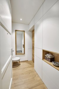 Maličký byt v Nuslích od Jana Beka spojuje český design a vybavení na míru