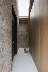 Dom V, Martin Skoček