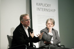 Bob Allies během přednášky v pražském DOXu, foto: Eva Kořínková