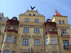 Zdeněk Lukeš, náměstí Jiřího z Poděbrad, pozdně secesní dům při nároží ulice Vinohradské a Řipské – foto