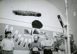 Vernisáž Zadáno pro mladé architekty, 1989. Foto: Vladimír Kodeš, archiv Ivana Vavříka