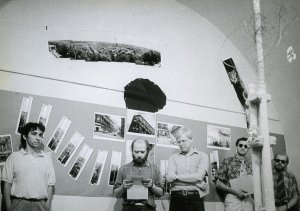 Vernisáž Zadáno pro mladé architekty, 1989. Foto: Vladimír Kodeš, archiv Ivana Vavříka