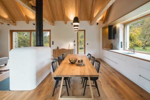 Lukáš Janout Architects jsou autory archetypálního rodinného domu v západních Čechách