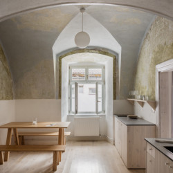 Apartmány v klášteře Rožňava, Sadovsky & Architects - vítěz kategorie fenomén architektury