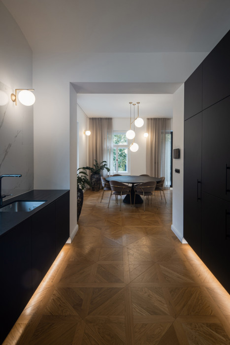 Zrekonstruovaná vila poblíž Prahy od Karnet architekti