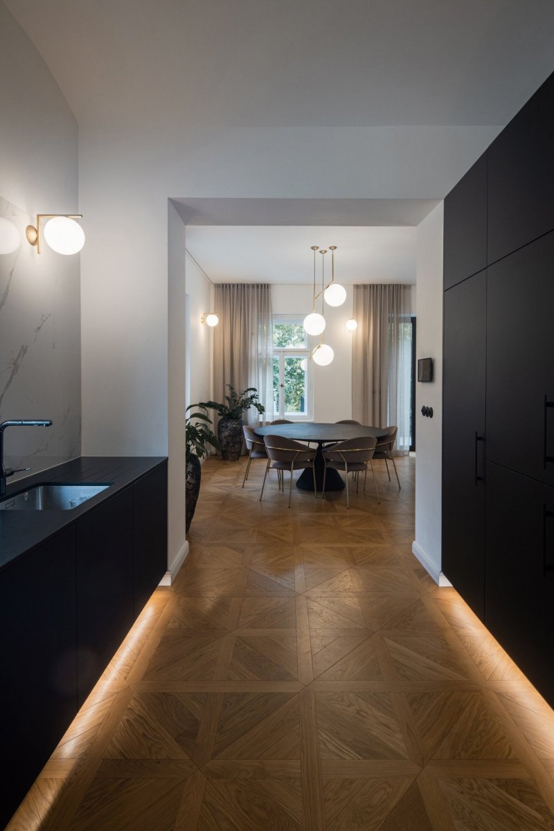 Zrekonstruovaná vila poblíž Prahy od Karnet architekti