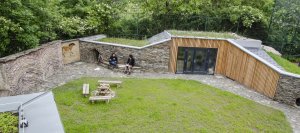 Geopark v Říčanech od studia zahradní architektury Architráva - jeskynní systém, depozitář vzorků, model vrásy