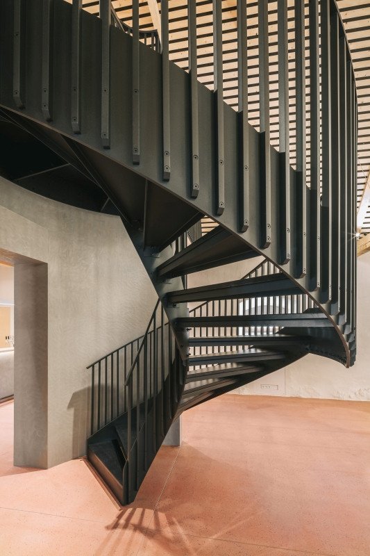 1:1 architekti zrekonstruovali bývalý špejchar historického statku v Benicích u Chrášťan. Sýpka nově slouží jako multifunkční sál