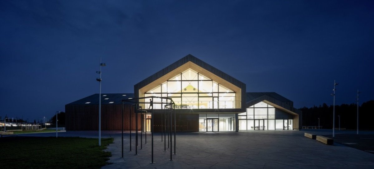 Rozšíření mezinárodní školy Ikast-Brande na komunitní a sportovní centrum od C.F. Møller Architects