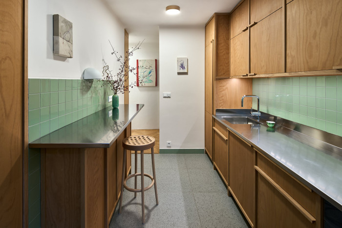 Rekonstrukce bytu ve Vršovicích, Amulet architekti