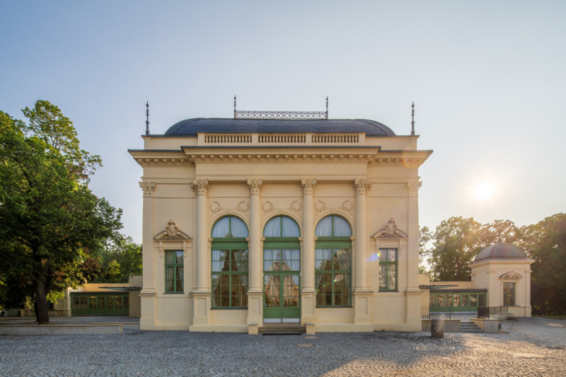  Pavilon původně nesl název Plzeňská restaurace a nechal jej vystavět Měšťanský pivovar v Plzni. (Rekonstrukce restauračního pavilonu Bohemia; SGL Projekt)