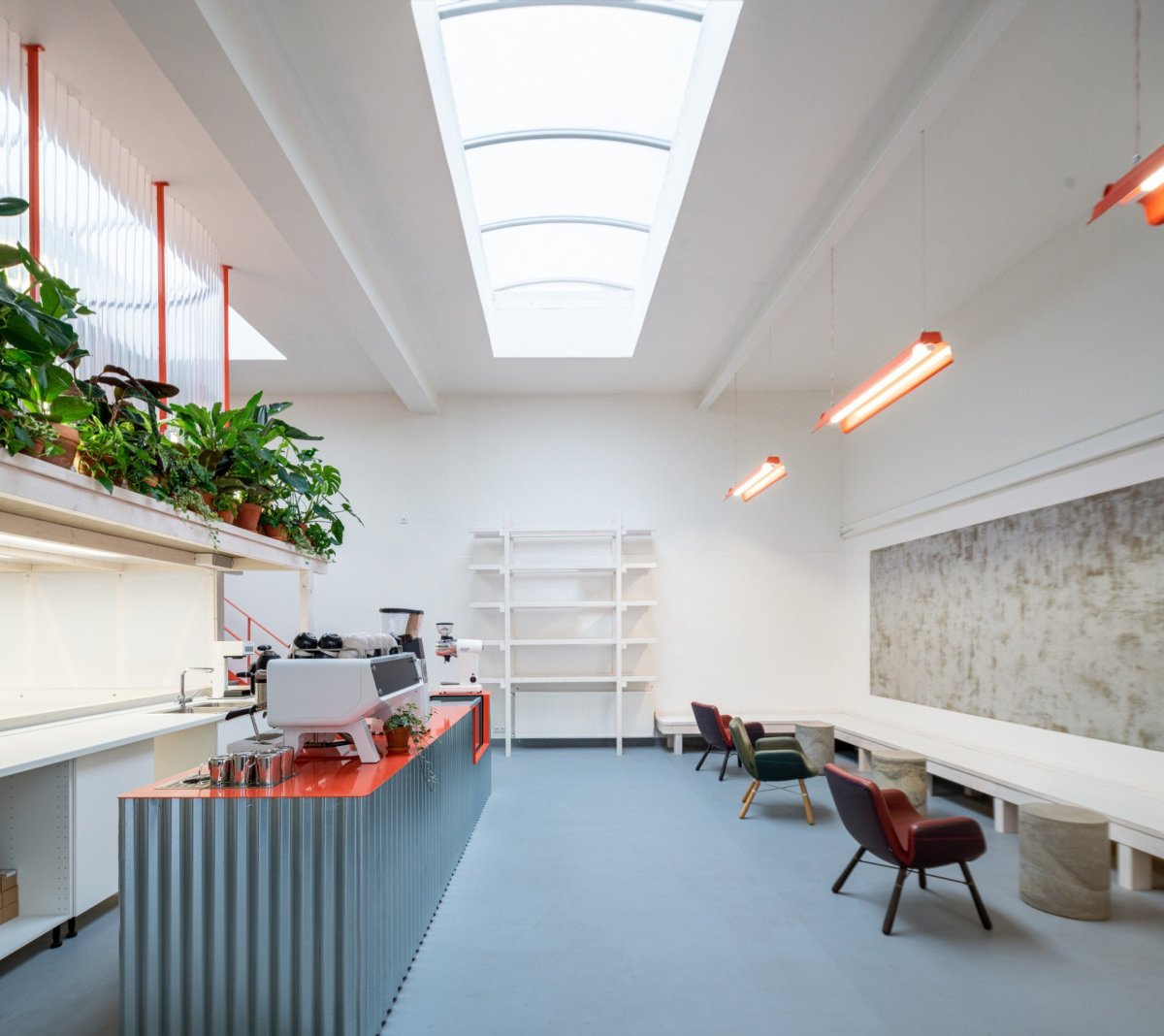 Coffee hub GROUNDS, KOGAA / Alexandra Georgescu, Tomas Kozelsky, Viktor Odstrčilík, Kateřina Baťková, Josef Řehák, Kateřina Čenovská