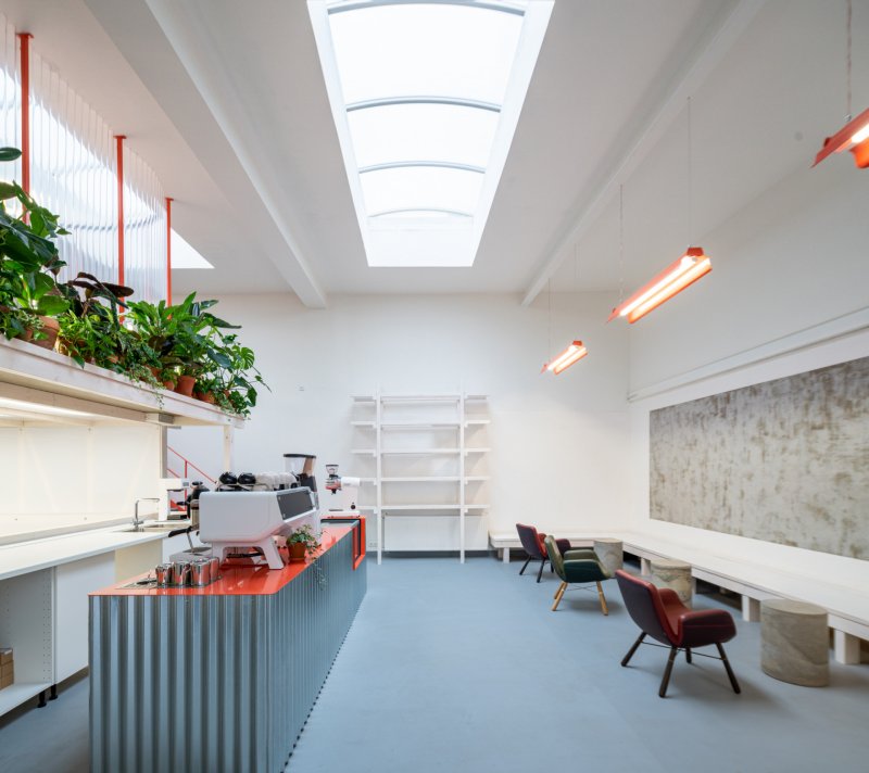 Coffee hub GROUNDS, KOGAA / Alexandra Georgescu, Tomas Kozelsky, Viktor Odstrčilík, Kateřina Baťková, Josef Řehák, Kateřina Čenovská