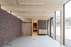 Pohled od zahradního domu. (Rekonstrukce a přístavba k vile v Praze-Vinohradech, PAPUNDEKL ARCHITEKTI)