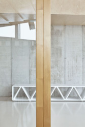 mmcité, CONSTRUQTA, lavička / Fránek Architects, Modlitebna Církve bratrské, Litomyšl – foto