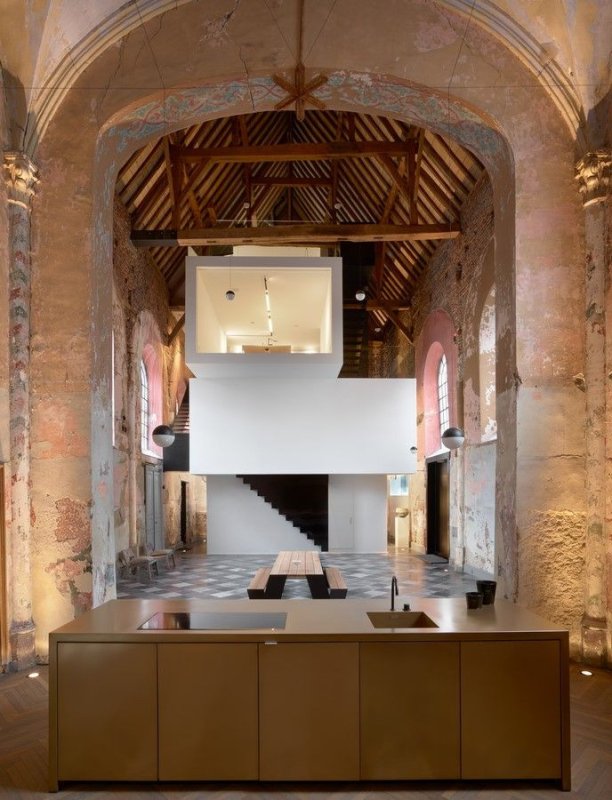 The Waterdog, vestavba architektonického studia do kaple, Klaarchitectuur